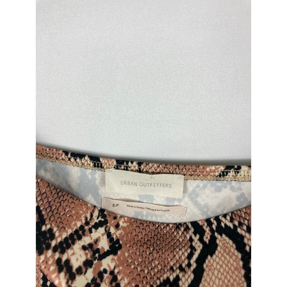 Urban Outfitters Snakeskin Crop Tank Size Small - Picture 3 of 4